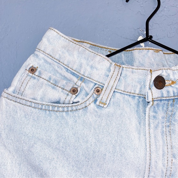 Levi's 512 90s Vintage Light Wash Mom Jeans 7/25” - Picture 7 of 14